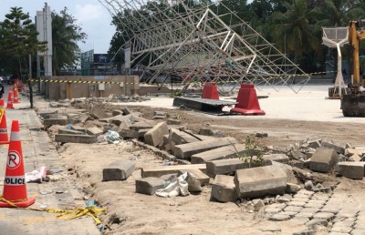 ބޮޑުތަކުރުފާނު މަގު އަލުން ހަދަން އާޓިފިޝަލް ބީޗުގެ ސްޓޭޖް ނަގައިފި