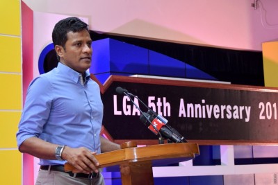 ލާމަރުކަޒީ ނިޒާމް، ފަހަތަށް އެނބުރި ބެލުމެއް ނެތި ދަނީ ކުރިއަށް: އެލްޖީއޭގެ ރައީސް