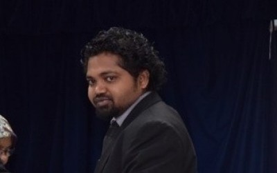 ރައީސް ނަޝީދުގެ ގާނޫނީ ވަކީލު މަހުފޫޒަށް ތޫނު އެއްޗަކުން ހަމަލާ ދީފި