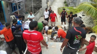 ގައްދުއަށް އުދަ އެރުމުން އެރަށު ރައްޔިތުންނަށް ފުލުހުންގެ އެހީތެރިކަން ފޯރުކޮށްދީފި