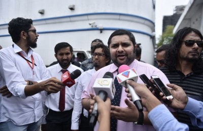 ސިނާން ވެސް ޝަރީއަތް ނިމެންދެން ބަންދުގައި ބަހައްޓަން އަމުރުކޮށްފި