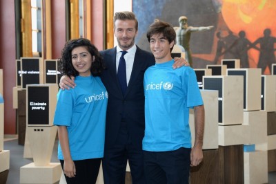 ބެކަމް ހަތް ދުވަހުގެ ތެރޭގައި ހަތް މެޗް ދުނިޔޭގެ ހަތް ސަރަހައްދުގައި ކުޅެނީ