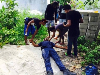 ޝޫޓިންގައި ދެ ބުރި އިމާރާތަކުން ފުންމާލުމުން ސީޒަނަށް އަނިޔާވެއްޖެ