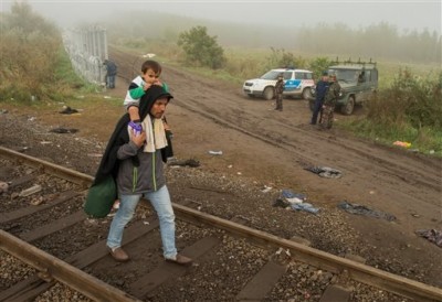 ހަންގެރީން ރެފިއުޖީންނާ މެދު މުއާމަލާތް ކުރަނީ ހިޓްލަރު މުއާމަލާތްކުރި ގޮތަށް: އޮސްޓްރިޔާ