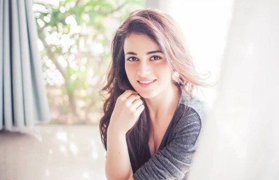 ވިޝާލް ބަރަދްވާޖްގެ "ޗޫޅިޔާން" އިން ވެސް ޓީވީ ބަތަލާއަކު ބޮލީވުޑަށް ނެރެނީ