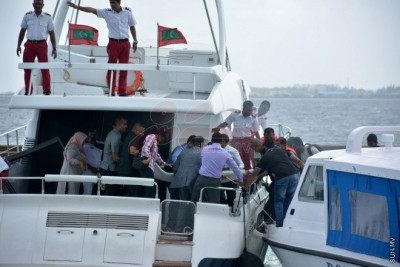 Live update: Raees ge anbikanbalunge maibadhaagai vanee rendhulaafai