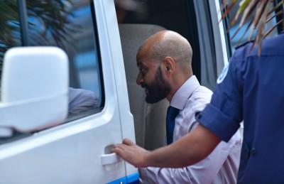 ފާރިސް ޖަލުގައި ހުރީ ގޮތެއް ނެތިގެނެއް ނޫން، ގާނޫނާ ހިލާފު ނުވަން: ވަކީލުން