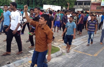 ބިދޭސީން ކުރި މުޒާހަރާއެއް ފުލުހުން ހުއްޓުވައިފި