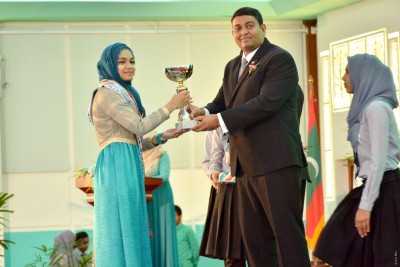 މިދިޔަ އަހަރު އަހްމަދިއްޔާ އިން ހުރިހާ ގޮތަކުން އެންމެ މޮޅު ދަރިވަރުންނަށް ސާރާ އާއި ހުޝާމާ ހޮވިއްޖެ