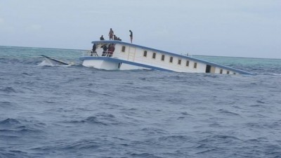 "ސަވާރީ" ބޯޓު ސާފުކުރަން އުޅުނު މީހެއްގެ ގައިމައްޗަށް ދަގަނޑު ތާނގިއެއް ވެއްޓި އަނިޔާވެއްޖެ