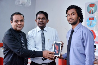 އުރީދޫ އިން އެންމެ ފަހުގެ އައިފޯނު ވިއްކަން ފަށައިފި