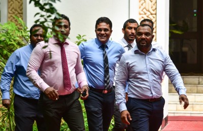 މަޖިލީހުގެ މެމްބަރުން އެއް މަސް ދުވަހުގެ ޗުއްޓީއަކަށް