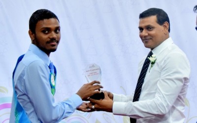 ނ. އަތޮޅު ތައުލީމީ މަރުކަޒުން މިދިޔަ އަހަރު އެންމެ މޮޅު ދަރިވަރަކަށް ޔަމީން ހޮވިއްޖެ