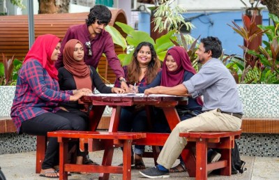 މެޕްސް ކޮލެޖުގެ ދަރިވަރުންގެ ޖަމިއްޔާ އިން ފުޓްސަލް ކަޕެއް ބާއްވަނީ