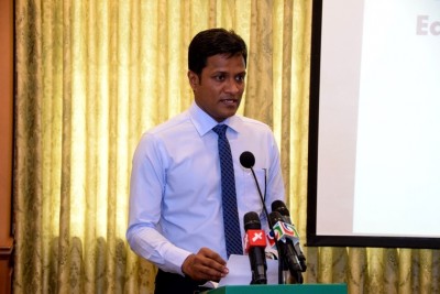 އަޅުގަނޑުގެ ނަމުގައި ފޭކް މެސެޖްތައް ނެރެނީ ބޮމުގެ ހާދިސާ ފޮރުވަންއުޅޭ މީހުންނަށް ވެދާނެ: އުމަރު