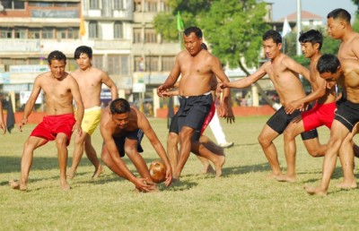 އޮމަންގް ކުމާރް އަނެއްކާ ވެސް ކުޅިވަރު ފިލްމެއް ހަދަނީ