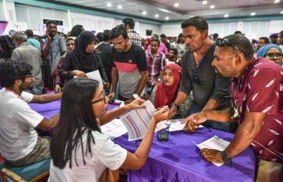 ކޮލަމް 7: މިއަށް ކިޔާނީ ނިކަމެތިންގެ އިހުސާސްތަކާ ކުޅުން!