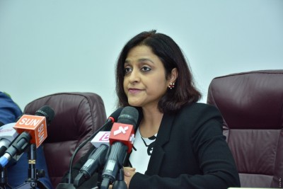 ރައީސްގެ އަތްޕުޅުގައި ފުރިހަމަ ކޮންޓްރޯލް އެބަ އޮތް: ފޮރިން މިނިސްޓަރު