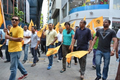 ރައީސް ނަޝީދު، އިމްރާން، ކާނަލް ނާޒިމް މިނިވަންކުރަން ގޮވާލައި މުޒާހަރާއެއް ބާއްވައިފި