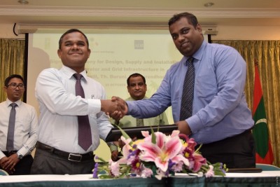 ފަސް ރަށަކަށް ޖަނަރޭޓަރު ގެންގޮސް އިންސްޓޯލް ކުރަން ބަޔަކާ ހަވާލުކޮށްފި