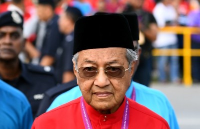 މަހާތިރުގެ "ފޭކް ނިއުސް" ގެ މައްސަލައެއް ބަލަން ފަށައިފި