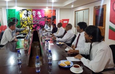 ކޯޓުތަކުން އުސޫލުން ބޭރުން ކަންކުރާކަމުގެ ޝަކުވާ ބޮޑު: ޑޯރިސް