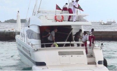 ސިޔާސީ ބަޔަކު ތަނެއްގައި ބޮމެއް ހަރެއް ނުކުރާނެ: އުމަރު