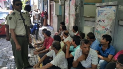 ގާނޫނާ ހިލާފުވާ ބިދޭސީން ޑީޕޯޓްކުރަނީ 10 އަހަރަށް: އިމިގްރޭޝަން