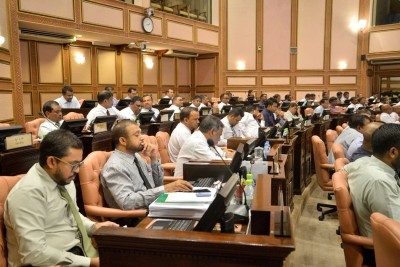 1500 އަށް ވުރެ މަދު އާބާދީތަކުގައި ތިން ކައުންސިލަރުން ބޭތިއްބުމަށް ފާހެއް ނުވި