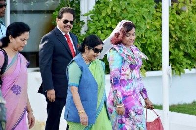 ރަސްމީ ދަތުރުފުޅެއްގައި ފޮރިން މިނިސްޓަރު ދުންޔާ މާދަމާ އިންޑިއާއަށް