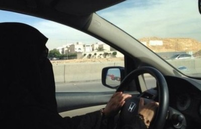 އަންހެނުންނަށް ކާރު ދުއްވުމުގެ ހުއްދަ ދިނުމުގެ ކުރިން އެކްޓިވިސްޓުން ހައްޔަރު ކުރަނީ