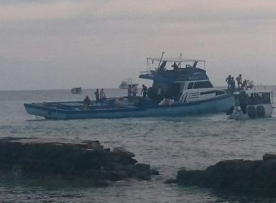 ކުޑަކުދިންނާއި އަންހެނުން ގޮވައިގެން ގެމަނަފުށްޓަށް ދިޔަ ދޯންޏެއް ފަރަށް އަރައިފި