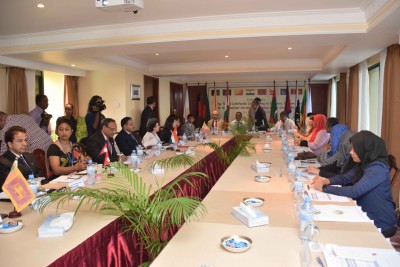 ހަކަތަ އާއި އިގްތިޞާދީ ދާއިރާއިން އަންހެނުން ބާރުވެރި ކުރެވޭނެ ގޮތްތަކާ ގުޅޭގޮތުން މަޝްވަރާ ކުރަނީ