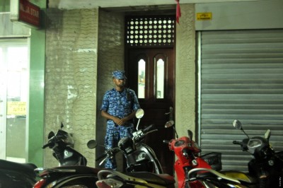 ދެބެއިންގެ ދެމެދުގައި އުފެދުނު ޒުވާބަކާ ގުޅިގެން މާރާމާރީ ހިންގައިފި