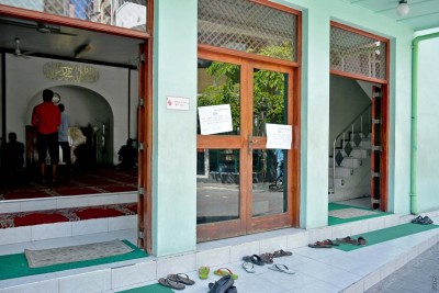 މާވެޔޮމަގުގައި ހުރި މިސްކިތް ތަޅާލައި ތިން ބުރީގެ މިސްކިތެއް އިމާރާތް ކުރަނީ