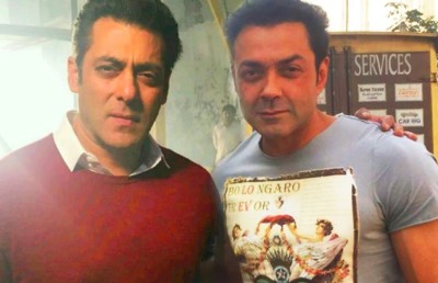 ސަލްމާންގެ އަމާޒަކީ ބޮބީ ޑިއޯލްގެ ކެރިއާ ސަލާމަތްކުރުން