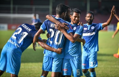 ނިއު އަށް ލީގުގެ ކުރީގައި ހަމަޖެހިލުމުގެ ފުރުސަތެއް