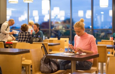 ރެސްޓޯރަންޓްތަކުގެ މިއުޒިކުގެ އަޑު ކަސްޓަމަރުންގެ އޯޑަރަށް "ނުފޫޒު ފޯރުވާ"