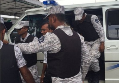 ޑޮކްޓަރަށް ދެއްކުމަށް ރައީސް ނަޝީދު މާލެ ގެނެސްފި