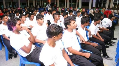 ޒުވާނުން ވަޒީފާ އަށް އަހުލުވެރި ކުރުމަށް ފުވައްމުލަކުގައި ކޭމްޕެއް ފަށައިފި