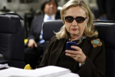 ހިލަރީގެ މެއިލްގެ ތެރެއިން ދެ "ޓޮޕް ސީކްރެޓް" މެއިލް ފެނިފައިވޭ: ފޮކްސް ނިއުސް