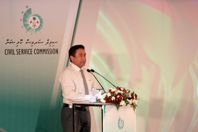މުސާރަ ބޮޑު ކުރެވޭނީ މަސައްކަތް ކުރާ މުވައްޒަފުން މަދުކޮށްގެން: ރައީސް