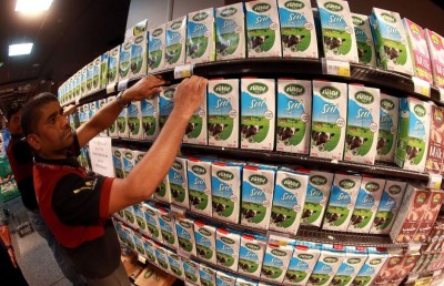 ސައުދީ، ޔޫއޭއީގެ މުދާ ގަތަރުގެ ފިހާރަތަކުން ނަގަން ފަށައިފި