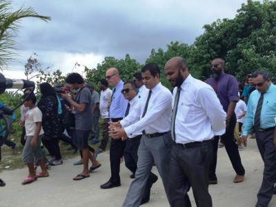 ފެނަށް ޖެހުމުން ރަށްތައް ސަލާމަތް ކުރަން ސަރުކާރުން ދަނީ މަސައްކަތް ކުރަމުން: ތޯރިގް