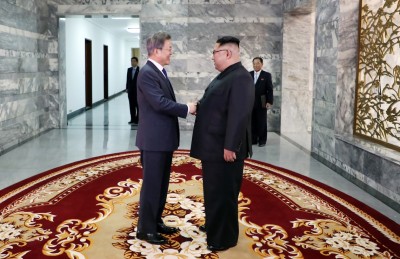 ދެ ކޮރެއާގެ ވެރިން އަނެއްކާވެސް ބައްދަލުކޮށްފި