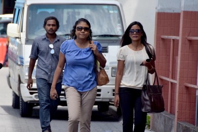 ރައީސް ނަޝީދާ ބައްދަލު ކުރަން ދުވާލަކު ތިން ގަޑިއިރުވެސް މަދު: ވަކީލުން