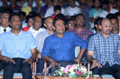 ކޮލި އަލި މަނިކުގެ ޖަނާޒާގައި ރައީސްގެ މަންދޫބެއްގެ ގޮތުން އުމަރު