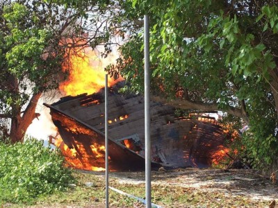 ކަމަދޫ އެއްގަމުގައި ހުރި ދޯންޏެއްގައި އަލިފާން ރޯވެއްޖެ