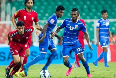 ސެންޓޭ: ފޯވަޑު ލައިނުގައިވެސް އެއް ވަނަ! މިޑްފީލްޑްގައިވެސް އެވަރެއް ނެތް!