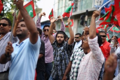 ސިޔާސީ ހަލަބޮލިކަން މައިތިރިވެ، އިޖުތިމާއީ ގުޅުން ބަދަހި ދުވަސްވަރެއް!